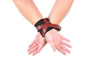 S&M EXS & OHS CROSS CUFFS